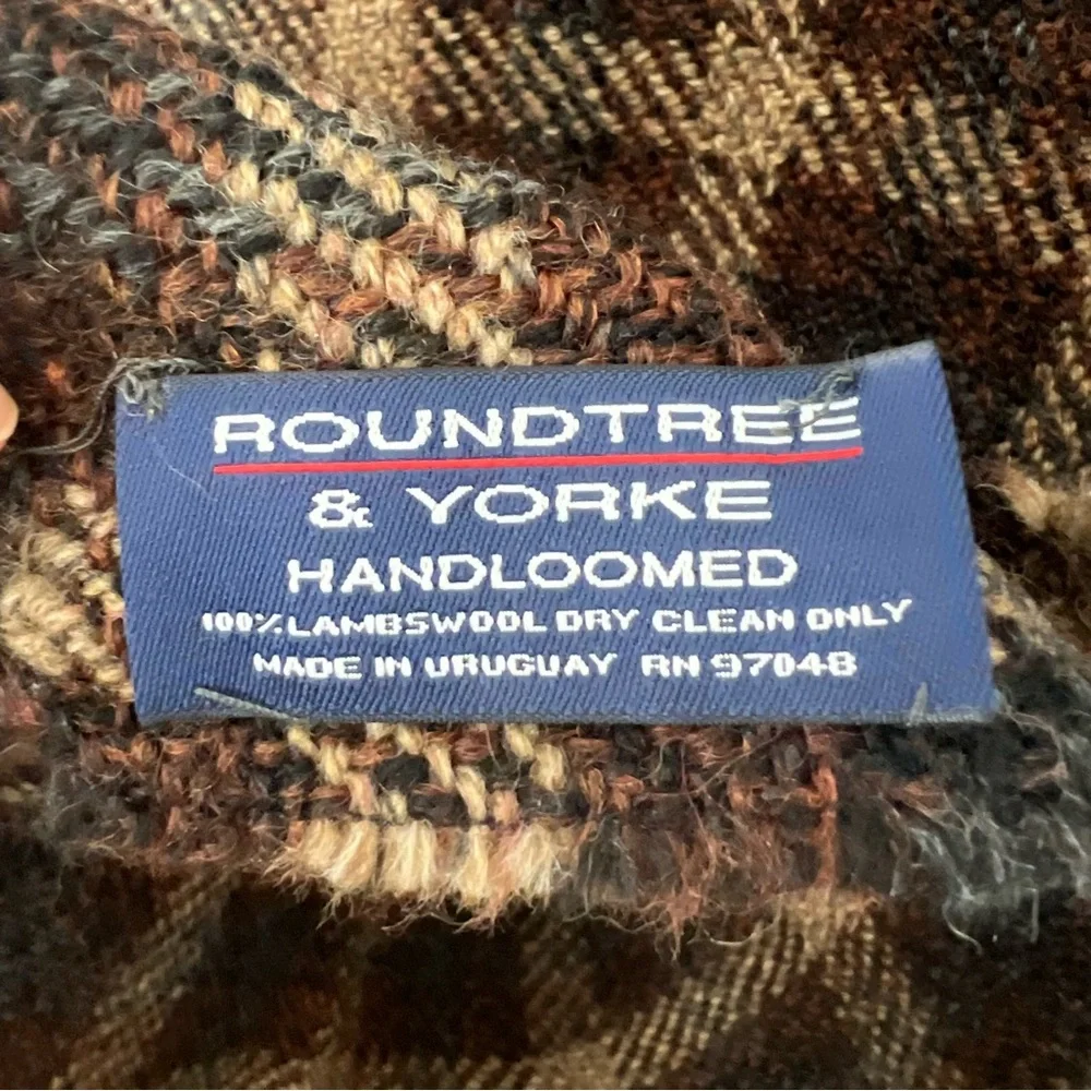 Roundtree & Yorke 100% Lambswool Handloomed Black and Brown Plaid Scarf